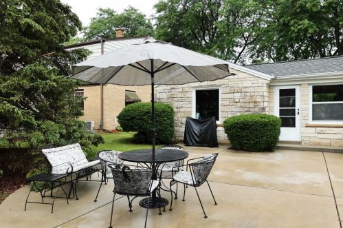 3954 56th St, Milwaukee, WI 53220-2633