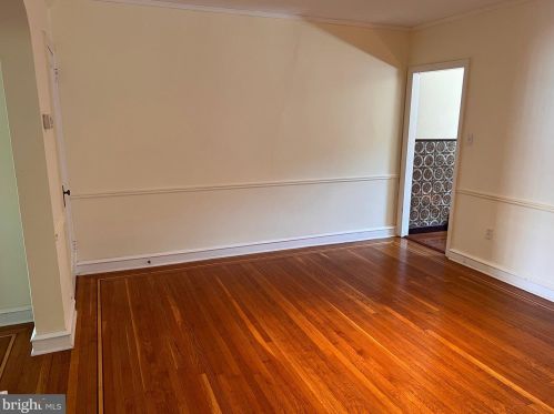 360 Gorgas Ln, Philadelphia PA  19119-1905 exterior