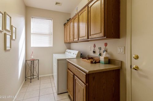 24032 Lakeway Cir, Chandler AZ 85248-7312 exterior