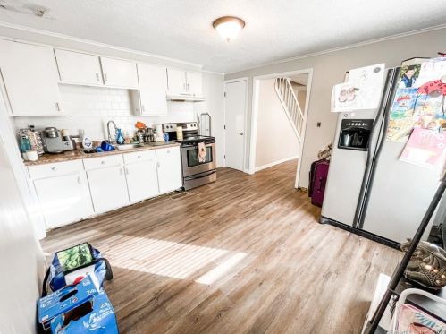 1032 High St, Killingly CT 06239-3018 exterior