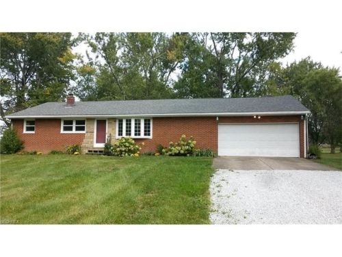 2333 Lovers Ln, Canton, OH 44721-1428