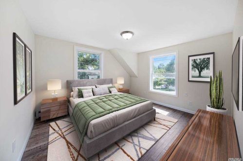 71 8 Ave, Huntington Station NY 11746-2210 exterior