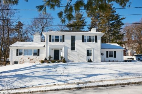 168 Forest Hill Rd, Town Center NJ  07052-3958 exterior