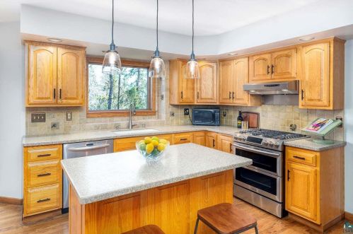 3634 1 St, Duluth MN 55802-1516 exterior