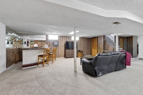 8232 Catherine Ave, Chicago IL 60656-1110 exterior