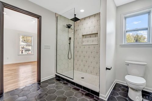 22 Stiles Rd, Edison NJ  08817-4137 exterior