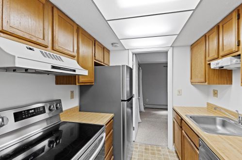 108 Cocheco St, Dover NH 03820-3506 exterior