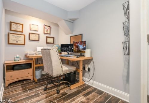 3 Hillside Dr, Clinton NJ 08809-1244 exterior