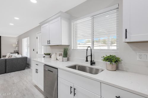 1132 Linda Ln, Chandler AZ 85226-1649 exterior