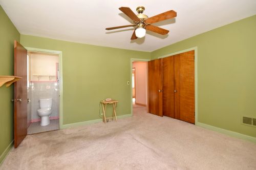 6696 Olympia Ave, Chicago IL 60631-1518 exterior