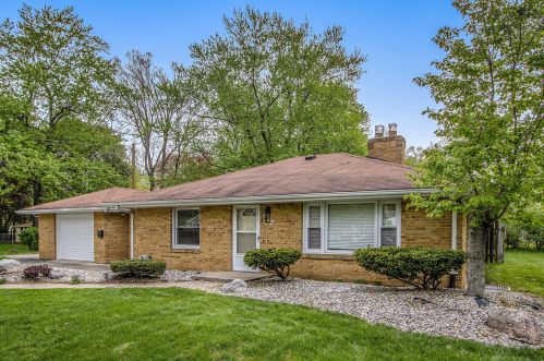 1426 Sunnyside Dr, Kalamazoo, MI 49048-1323