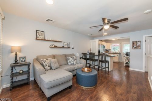 14 Lackawanna Trl, Hopatcong NJ  07843-1215 exterior