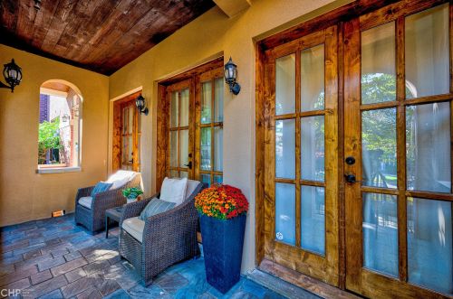 2732 Marshfield Ave, Chicago IL 60614-1016 exterior