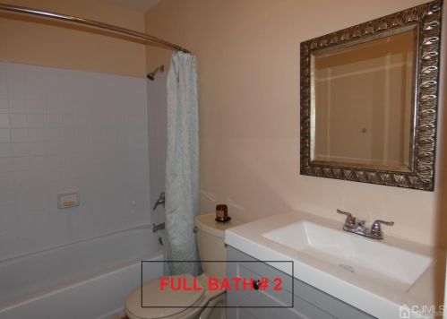 8 Auld Way, Edison NJ 08817-2401 exterior