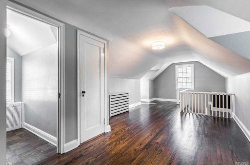 55 Albermarle Ave, Huntington Station NY 11746-2025 exterior