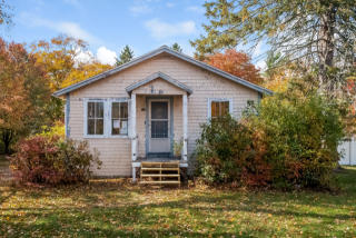 160 Pleasant St, Hanover MA  02339-1844 exterior