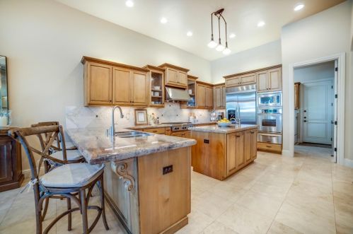 668 Glen-mady Way, Folsom CA 95630-6275 exterior