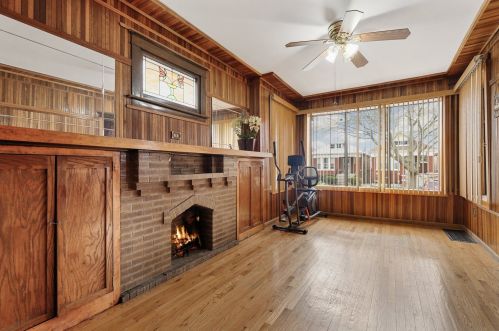 6437 Troy St, Chicago, IL 60645-4108