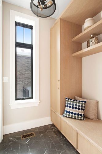 1928 Cleveland Ave, Chicago IL 60614-3749 exterior