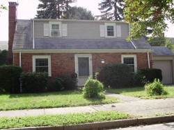 11 Rose Dr, Newton, MA 02465-1541