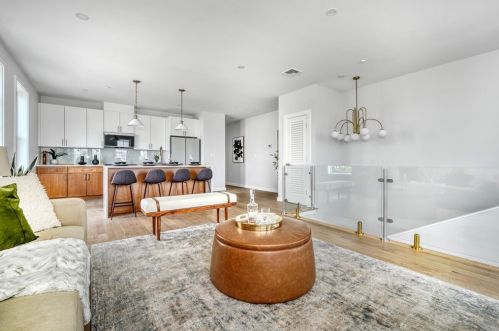 439 Chelsea St, Boston MA exterior