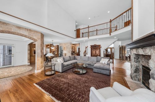 2323 Fawn Lk Cir, Naperville IL 60564-4611 exterior