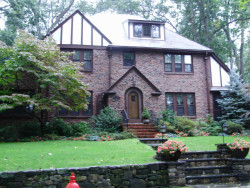 94 Devonshire Rd, Newton, MA 02468-2213