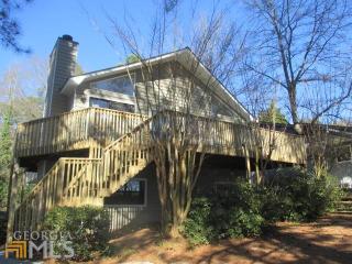 911 Lake Dr, Lithonia, GA 30039-6639