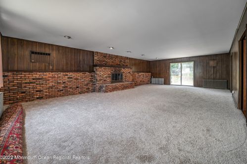 6 Jones Rd, Lacey NJ 08731-3611 exterior