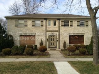 1106 Glendale Ave, Milwaukee WI  53211-1116 exterior