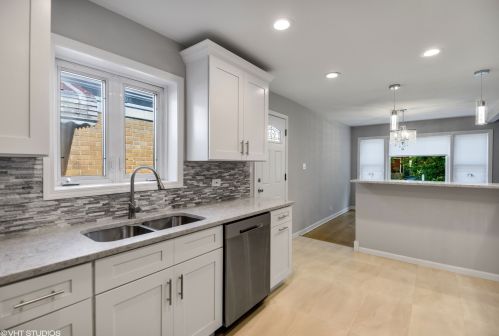 3114 Jerome St, Chicago IL  60645-1143 exterior