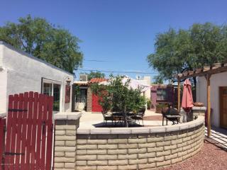 214 Illinois St, Tucson, AZ 85714-2915