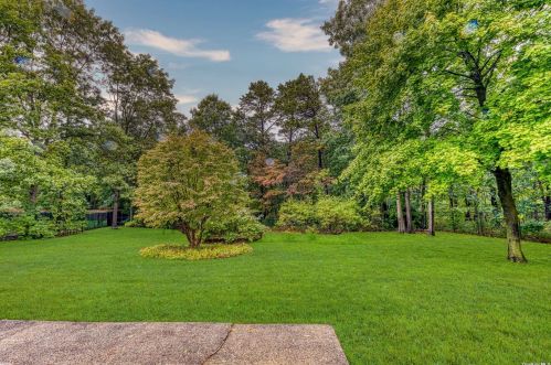 317 Plymouth St, Huntington Station NY 11746-7018 exterior