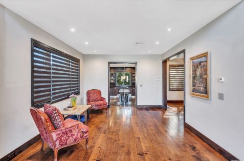 795 Kearny Dr, Valley Stream NY 11581-3624 exterior