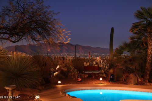 5264 Sweetwater Dr, Tucson, AZ 85745-9065