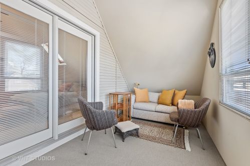 3822 Seeley Ave, Chicago IL 60645-5511 exterior