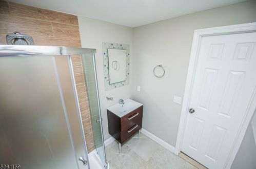 101 Pocono Trl, Hopatcong NJ  07843-1009 exterior