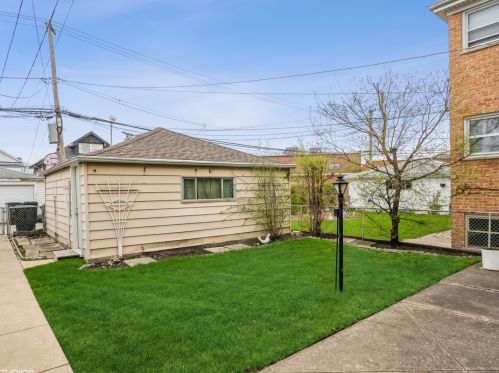 6150 Thorndale Ave, Chicago IL 60631-3149 exterior