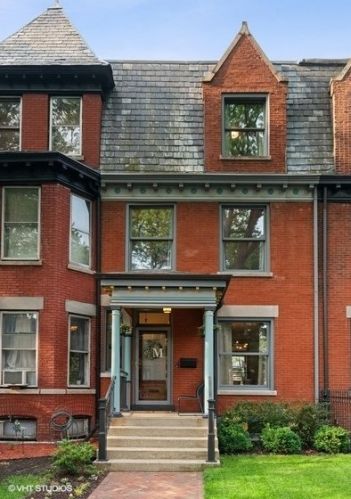 1833 Eddy St, Chicago, IL 60657-1006