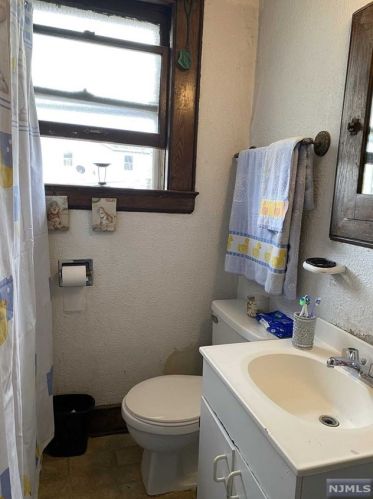 303 Haledon Ave, Paterson NJ 07508-2770 exterior