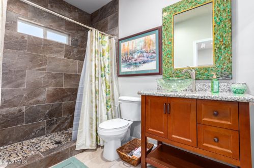 2806 Angela Dr, Phoenix AZ 85032-2049 exterior