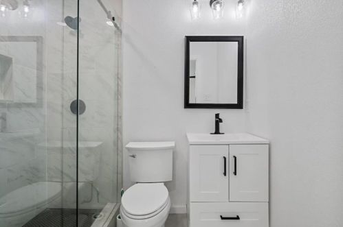 2521 Amelia St, Dallas TX  75235-8222 exterior