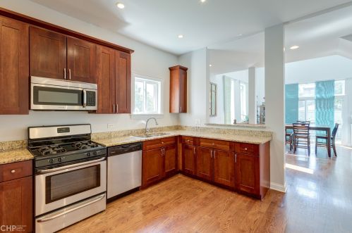 4951 Medill Ave, Chicago IL 60647-2424 exterior