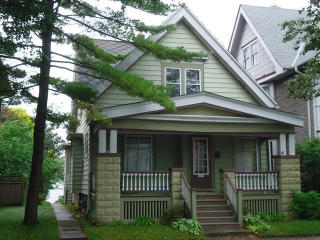 3055 Newhall St, Milwaukee WI  53211-3227 exterior