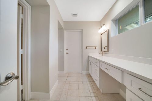 3997 5 Ave, Boca Raton FL 33432-6073 exterior