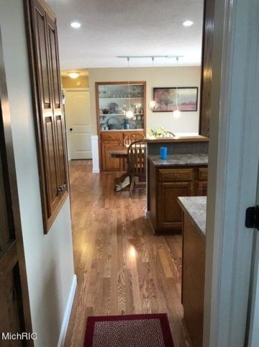 2102 Monte Ave, Meskegon MI 49444-4524 exterior