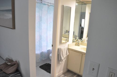 5670 Piping Rock Dr, Boynton Beach FL exterior