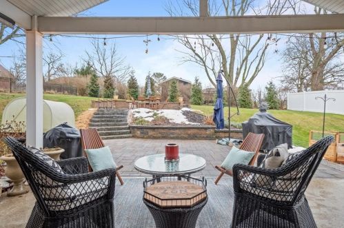 2419 Orchard Dr, Pittsburgh PA  15241-2542 exterior