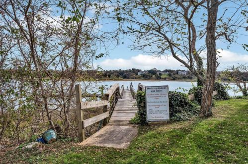 722 State Hwy, Eastham MA 02642-2534 exterior