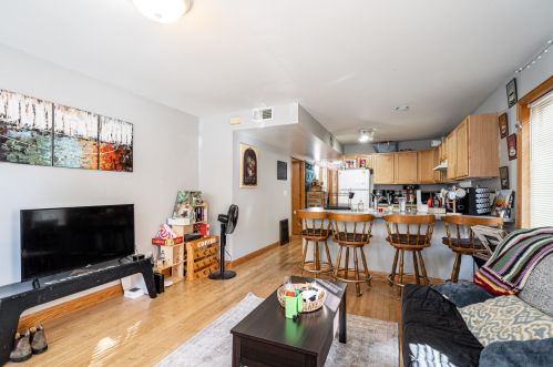 2910 Newhall St, Milwaukee WI 53211-3223 exterior